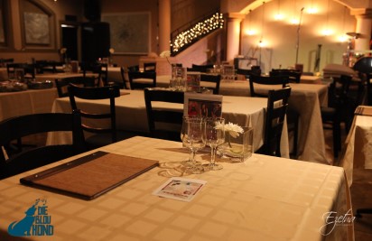 Rubica Hall - Blouhond seating